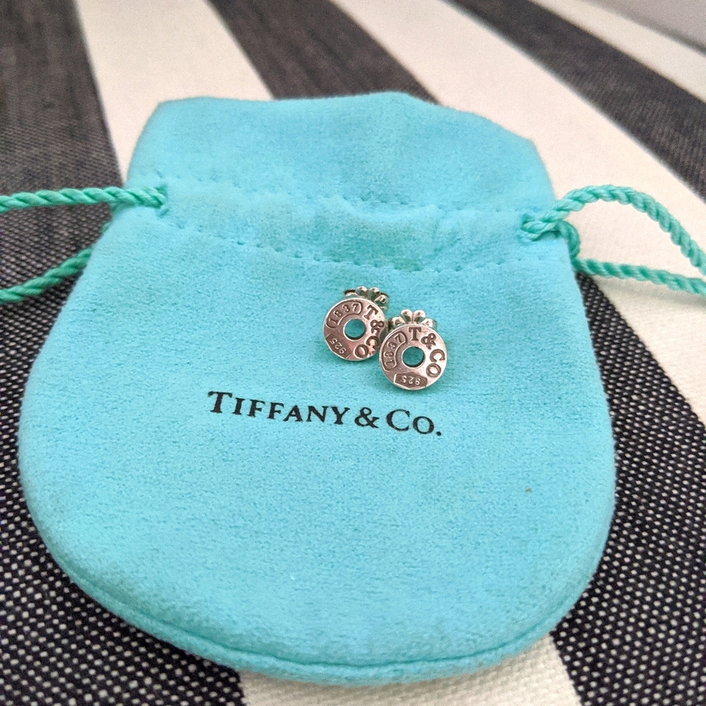 Tiffany & Co. Silver Disc Stud Earrings on Tiffany Blue Pouch